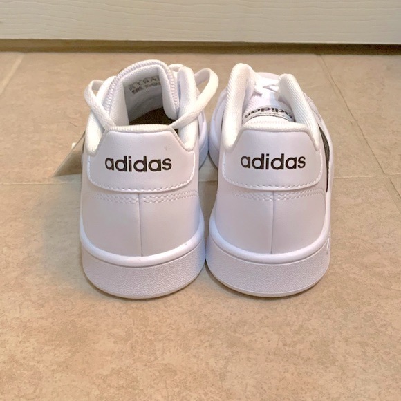 🎉HP X2🎉 Adidas boys shoes NWT - Picture 4 of 5